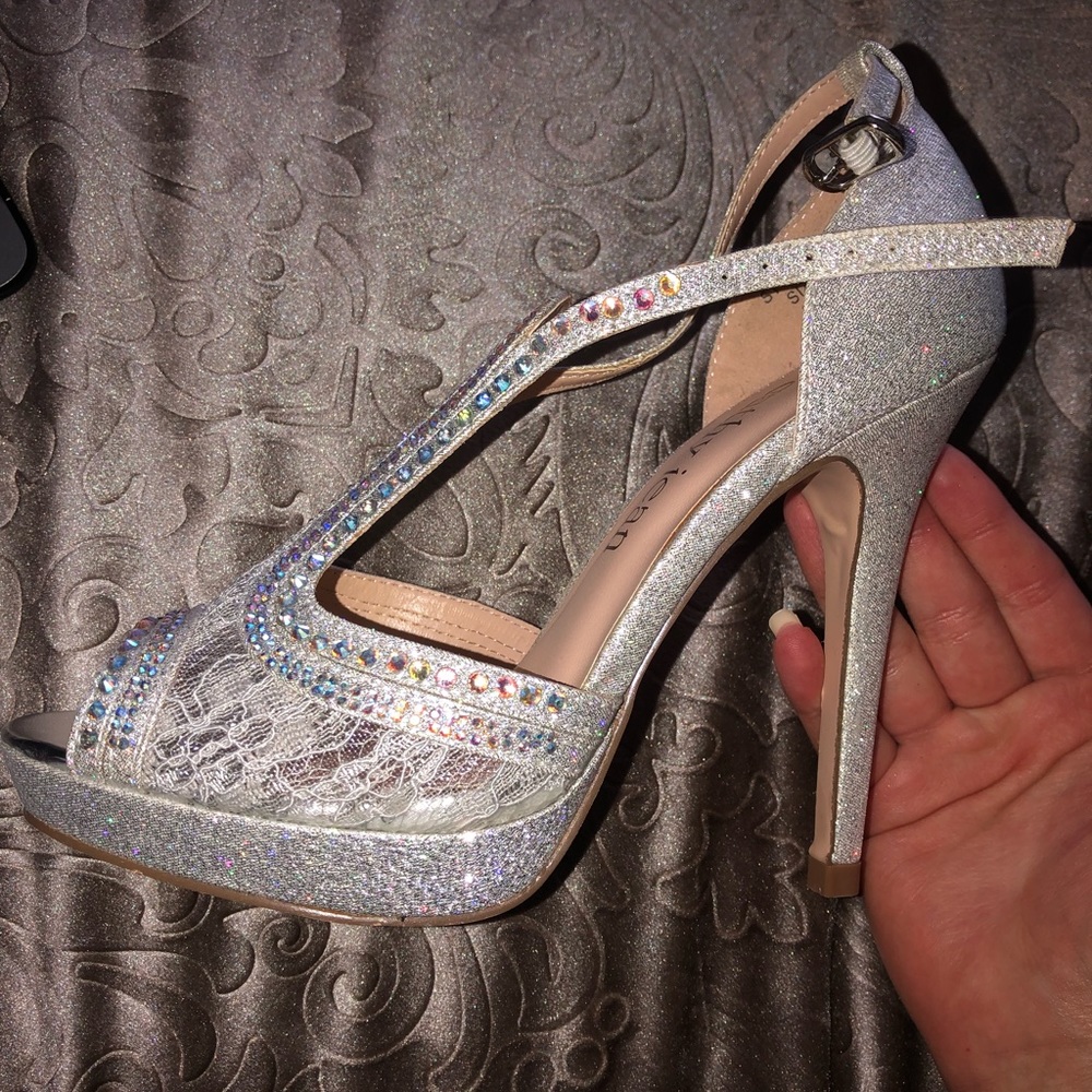 Cathy Jean Sliver heels - Picture 4 of 5